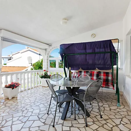 Appartamento By The Sea - 23414