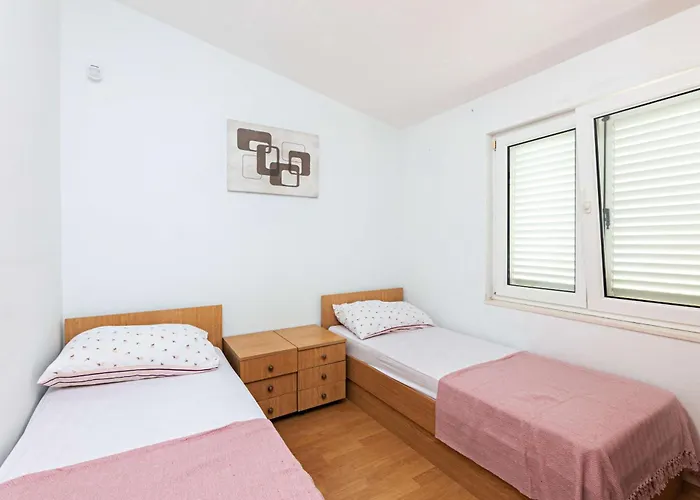 Appartement By The Sea - 23414